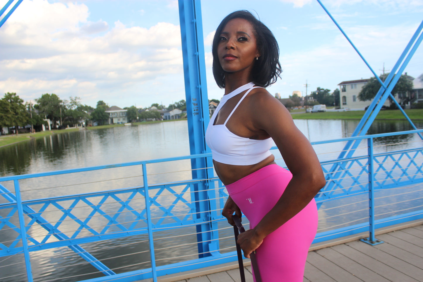 LUXE V-Back Leggings