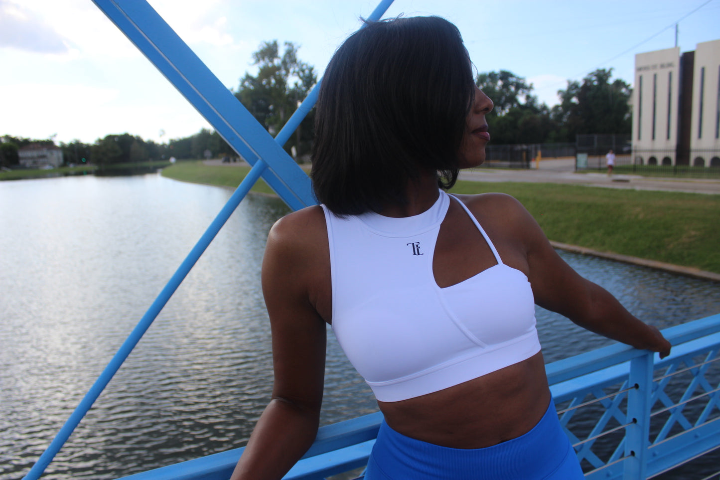 LUXE Soft Reveal Sports Bra